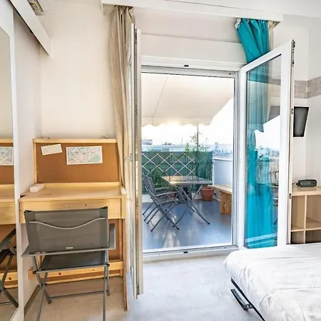 Acropolis Skyline Sunset, 2 Person Loft Exarchia Apartment *