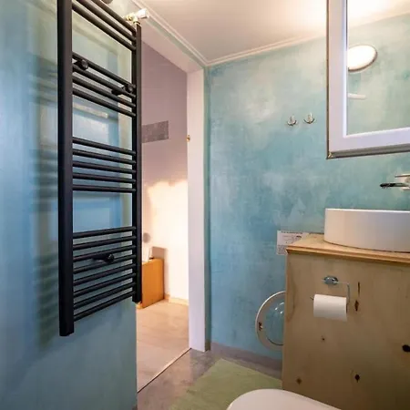 Acropolis Skyline Sunset, 2 Person Loft Exarchia Apartment *